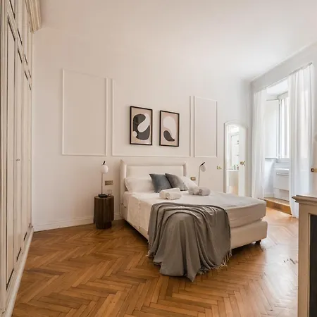 The Rent - Splendid Three-bedroom Near The Trevi Fountain *