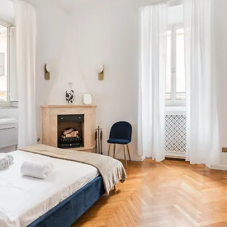 The Rent - Splendid Three-bedroom Near The Trevi Fountain